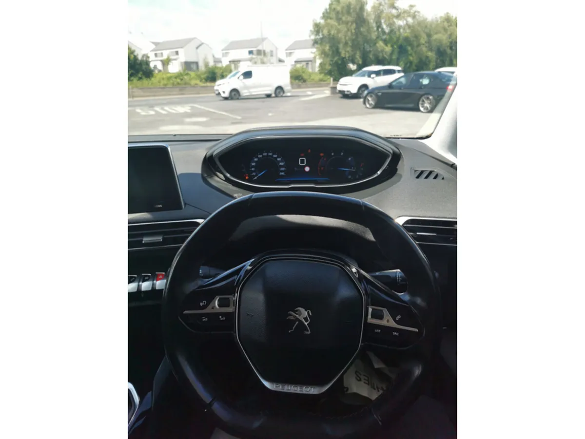 Peugeot 3008 Hatchback, Diesel, 2017, Red