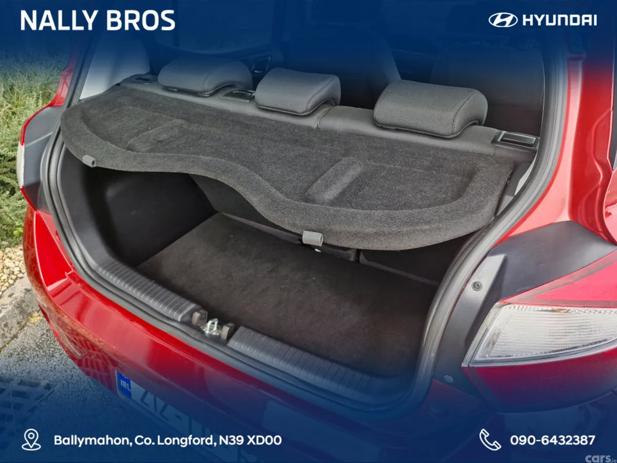 Hyundai i10 Hatchback, Petrol, 2021, Red