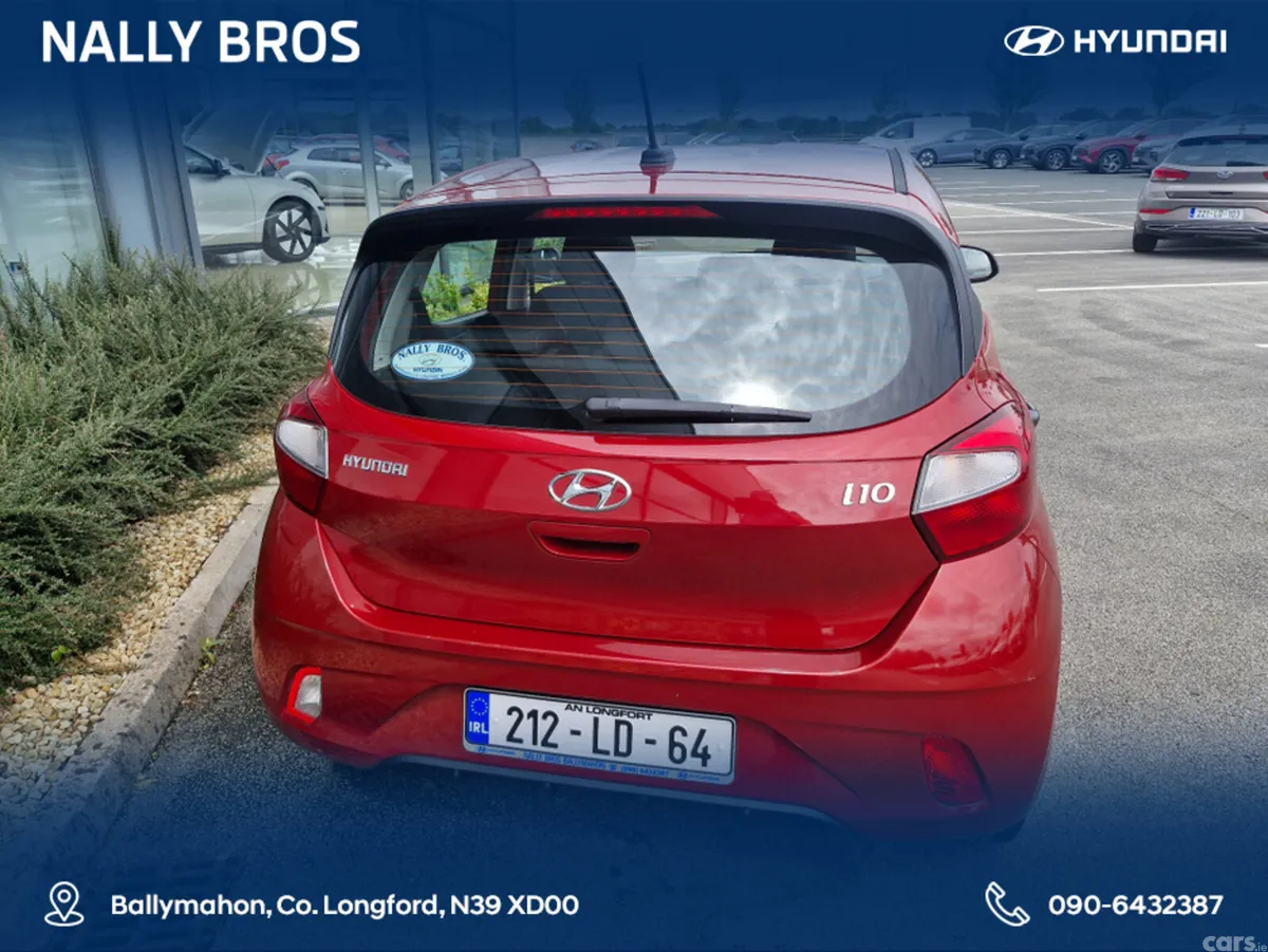 Hyundai i10 Hatchback, Petrol, 2021, Red