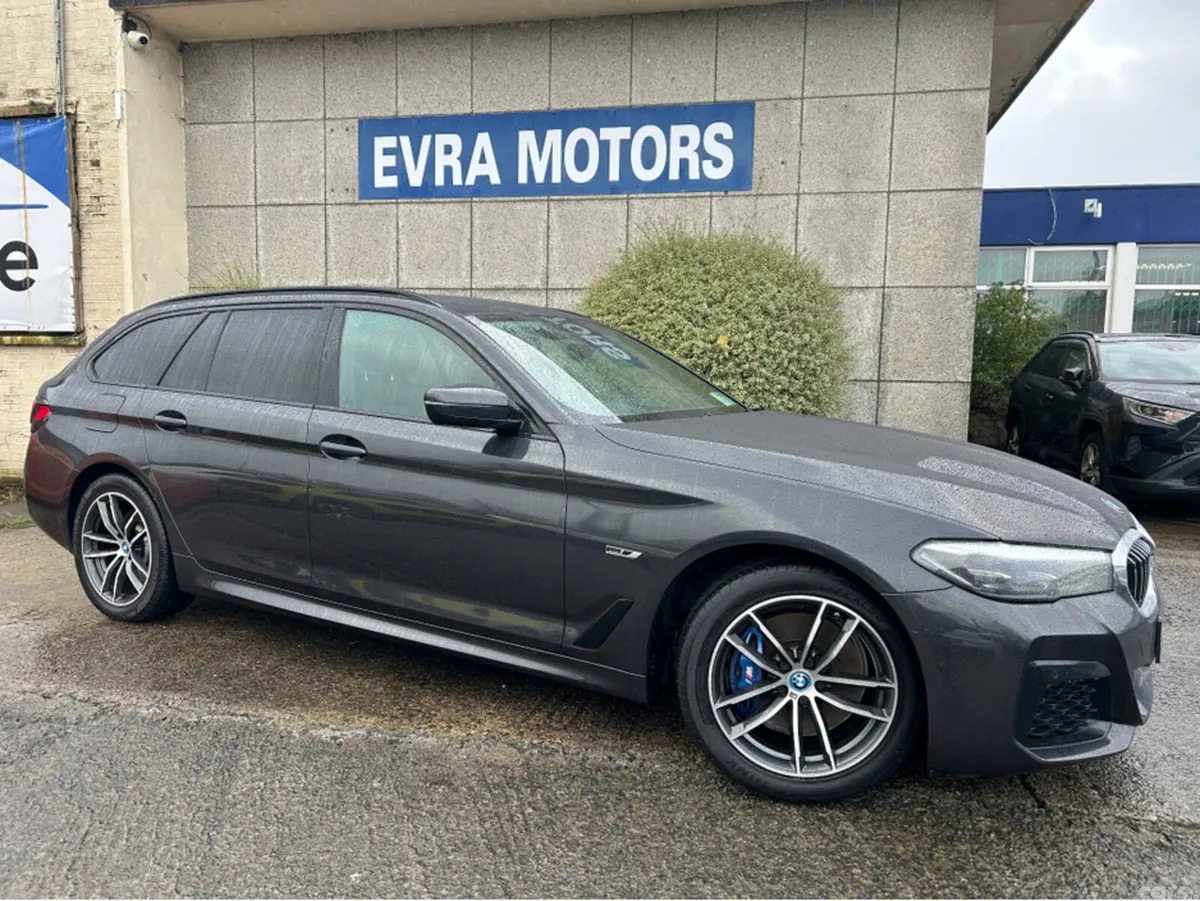 BMW 5-Series Estate, Petrol Plug-in Hybrid, 2022, Grey