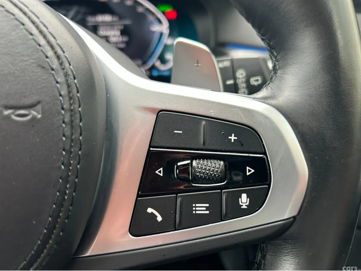 BMW 5-Series Estate, Petrol Plug-in Hybrid, 2022, Grey