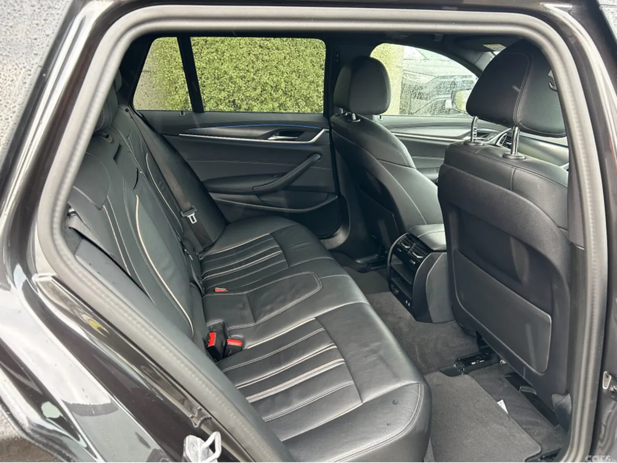 BMW 5-Series Estate, Petrol Plug-in Hybrid, 2022, Grey