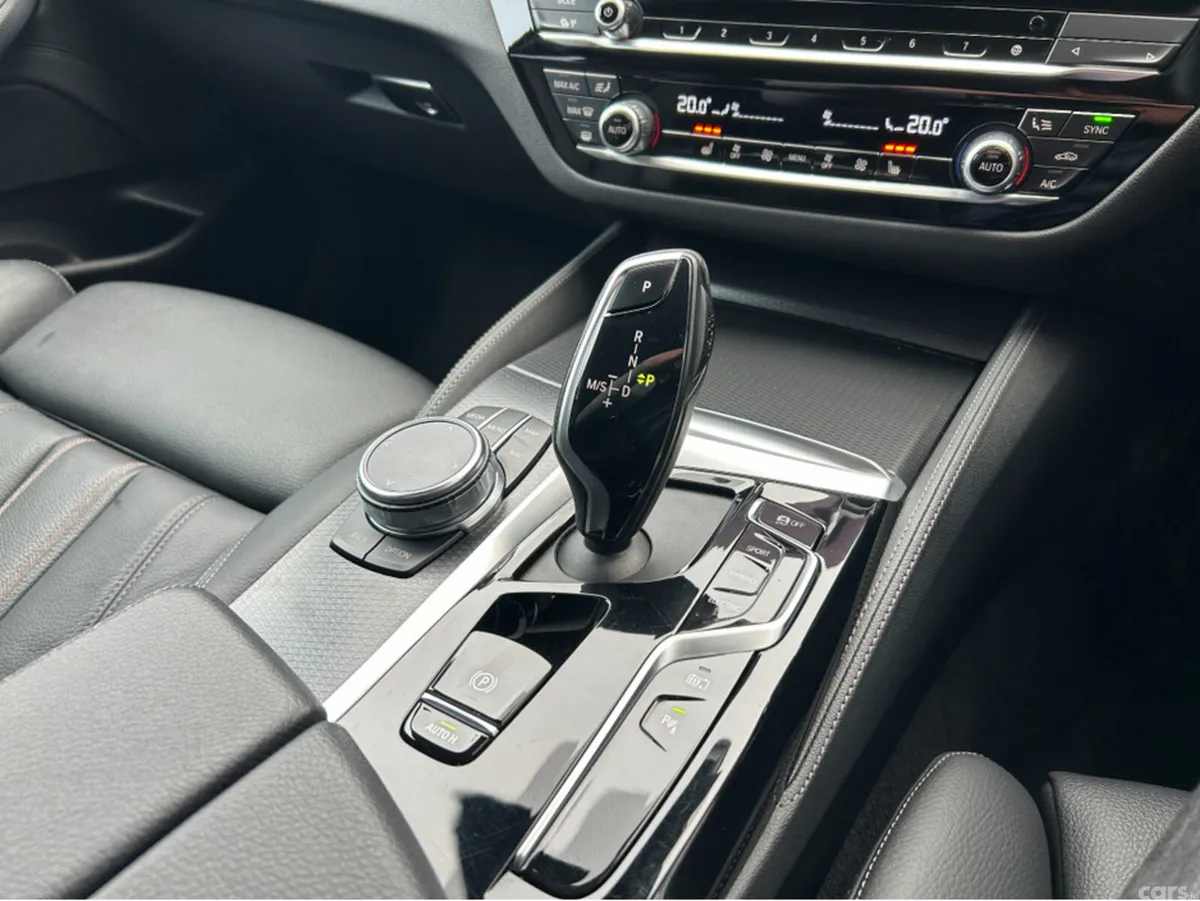 BMW 5-Series Estate, Petrol Plug-in Hybrid, 2022, Grey