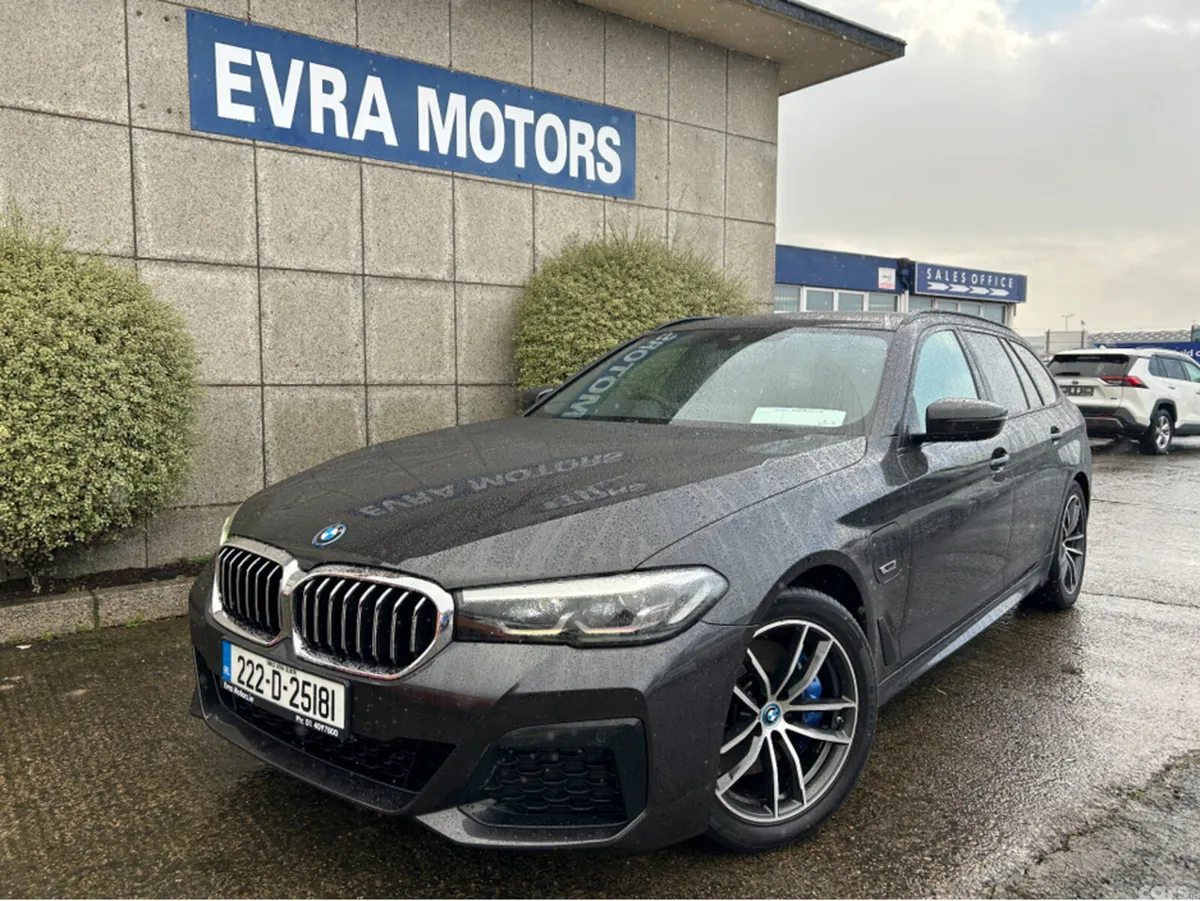 BMW 5-Series Estate, Petrol Plug-in Hybrid, 2022, Grey
