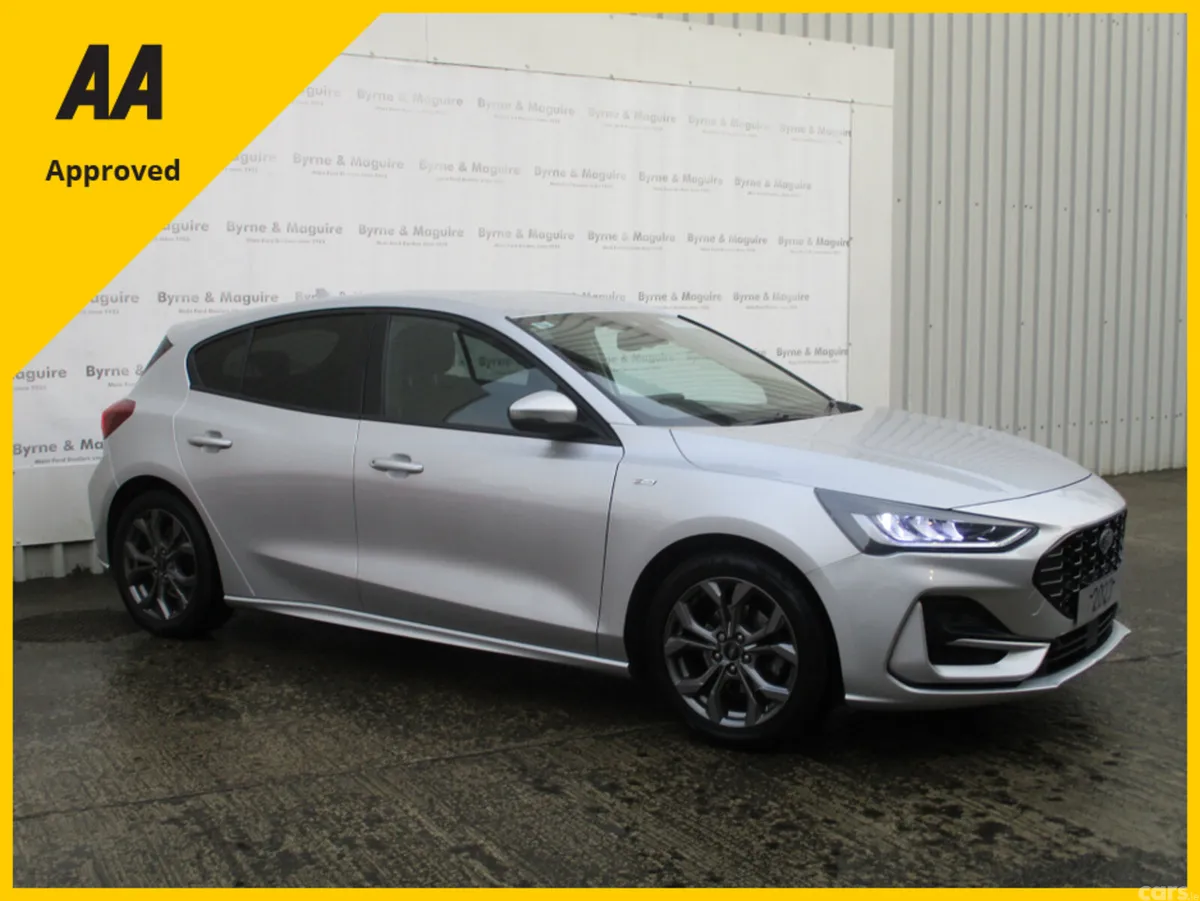 Ford Focus Hatchback, Petrol, 2023, Silver