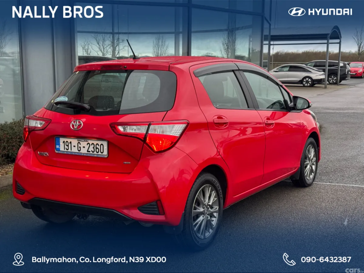 Toyota Yaris Hatchback, Petrol, 2019, Red