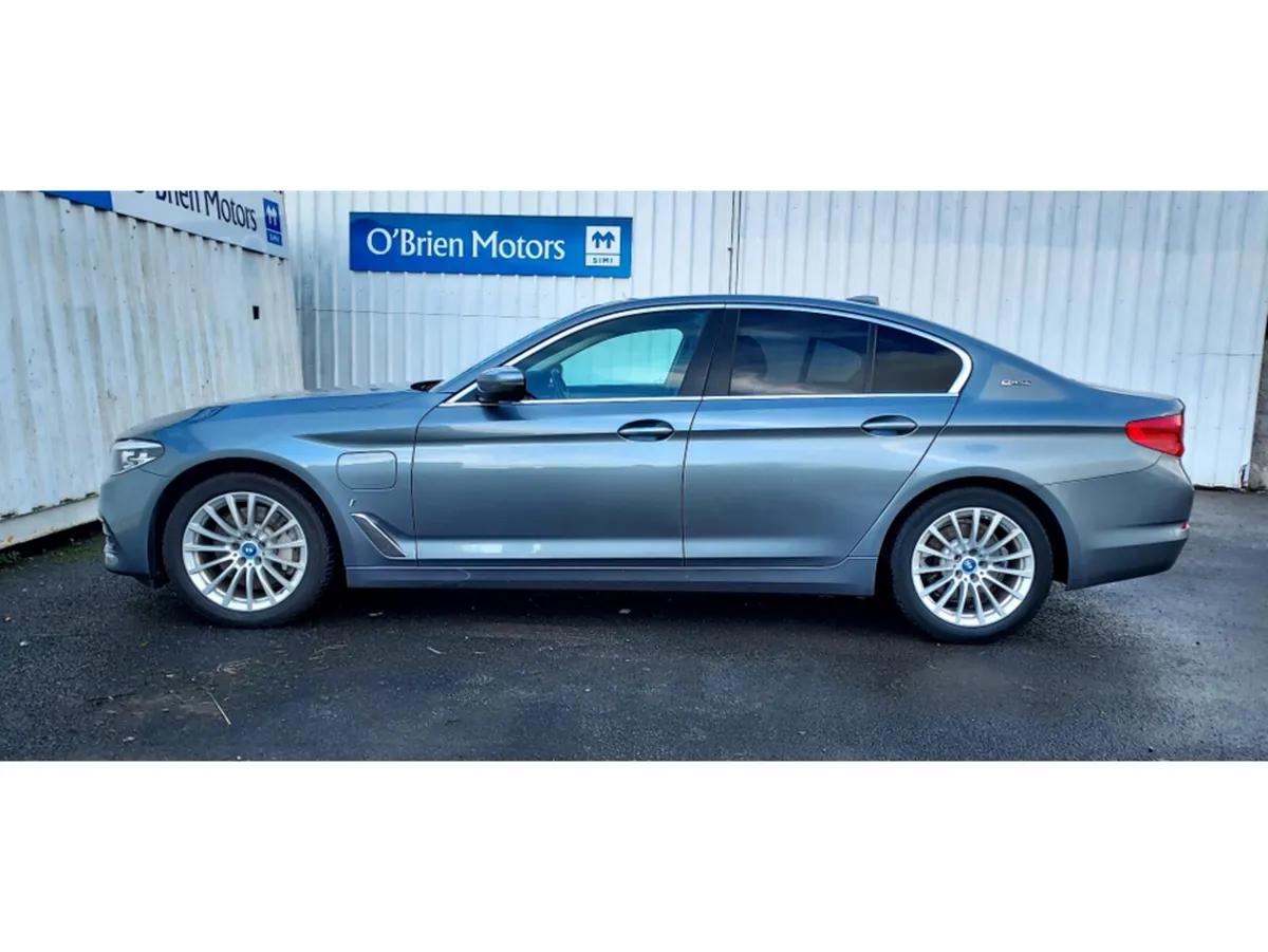 BMW 5-Series Saloon, Petrol Plug-in Hybrid, 2018, Blue