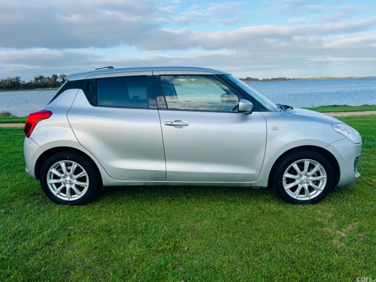 Suzuki Swift Hatchback, Petrol, 2019, Silver