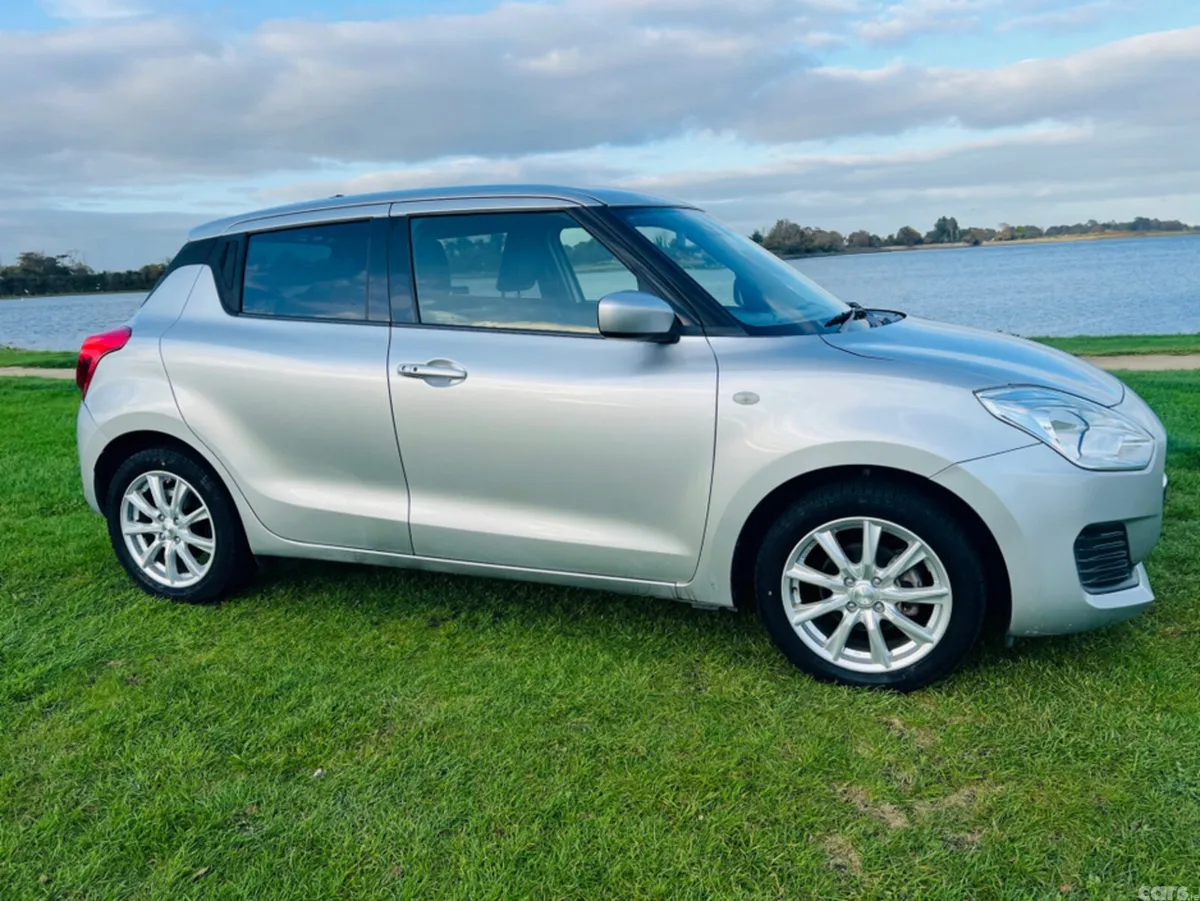 Suzuki Swift Hatchback, Petrol, 2019, Silver