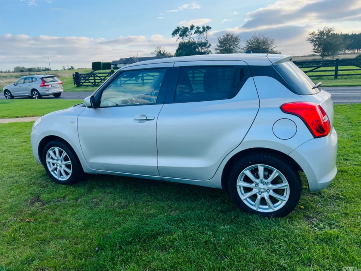 Suzuki Swift Hatchback, Petrol, 2019, Silver