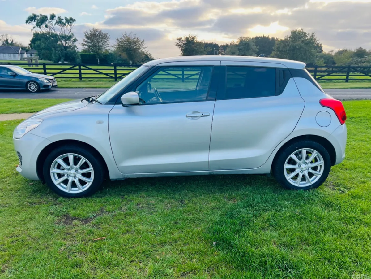 Suzuki Swift Hatchback, Petrol, 2019, Silver