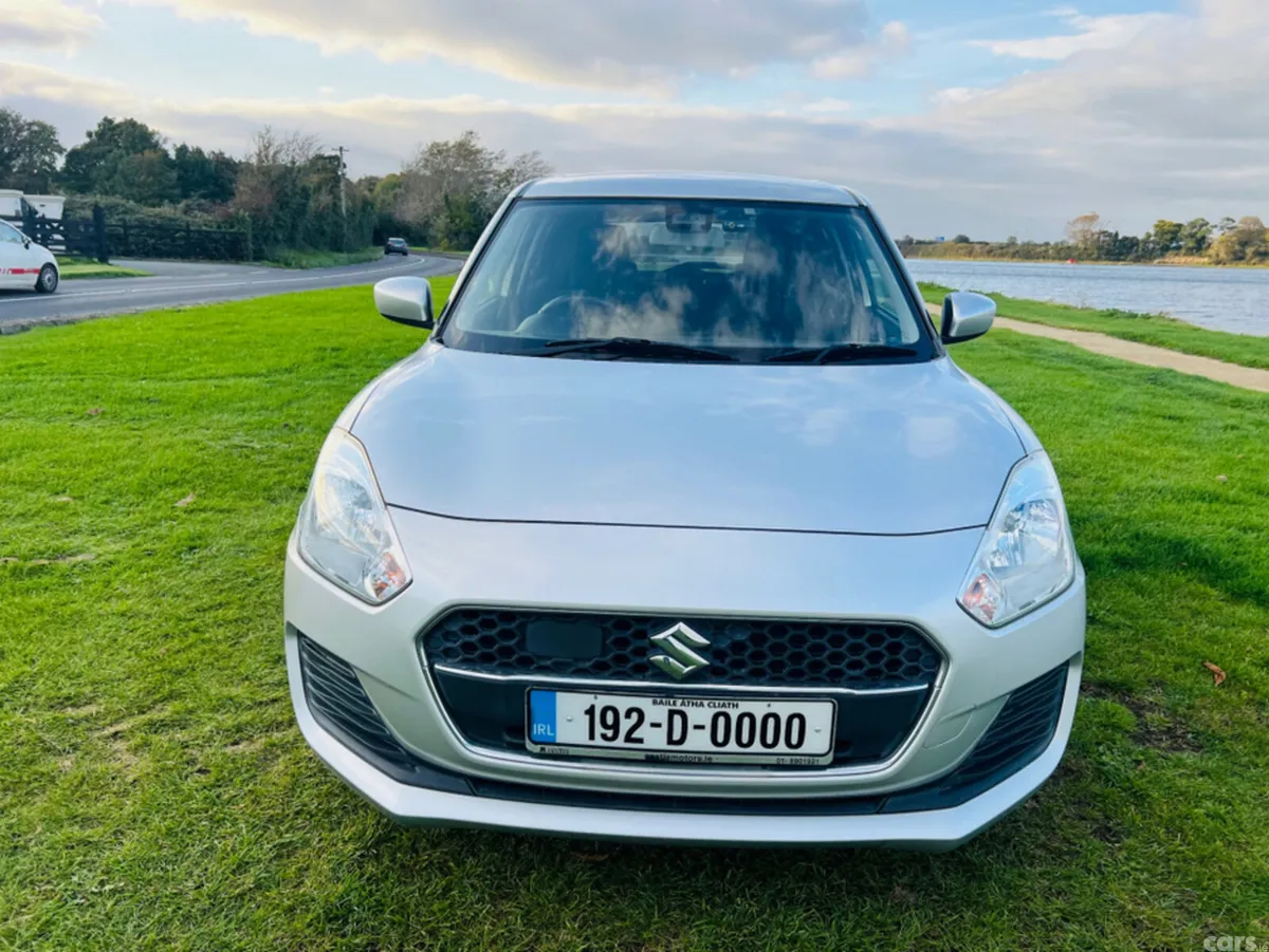 Suzuki Swift Hatchback, Petrol, 2019, Silver