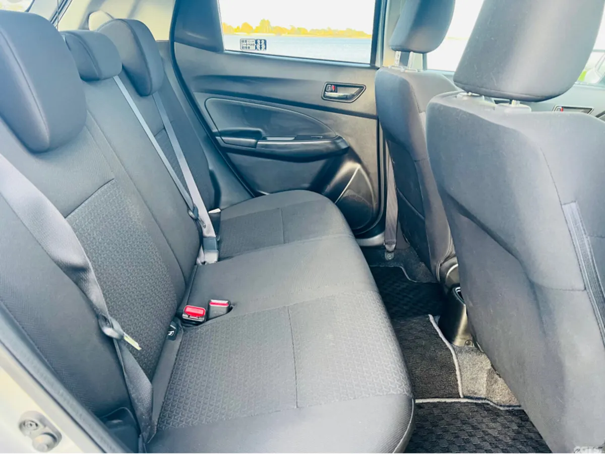 Suzuki Swift Hatchback, Petrol, 2019, Silver