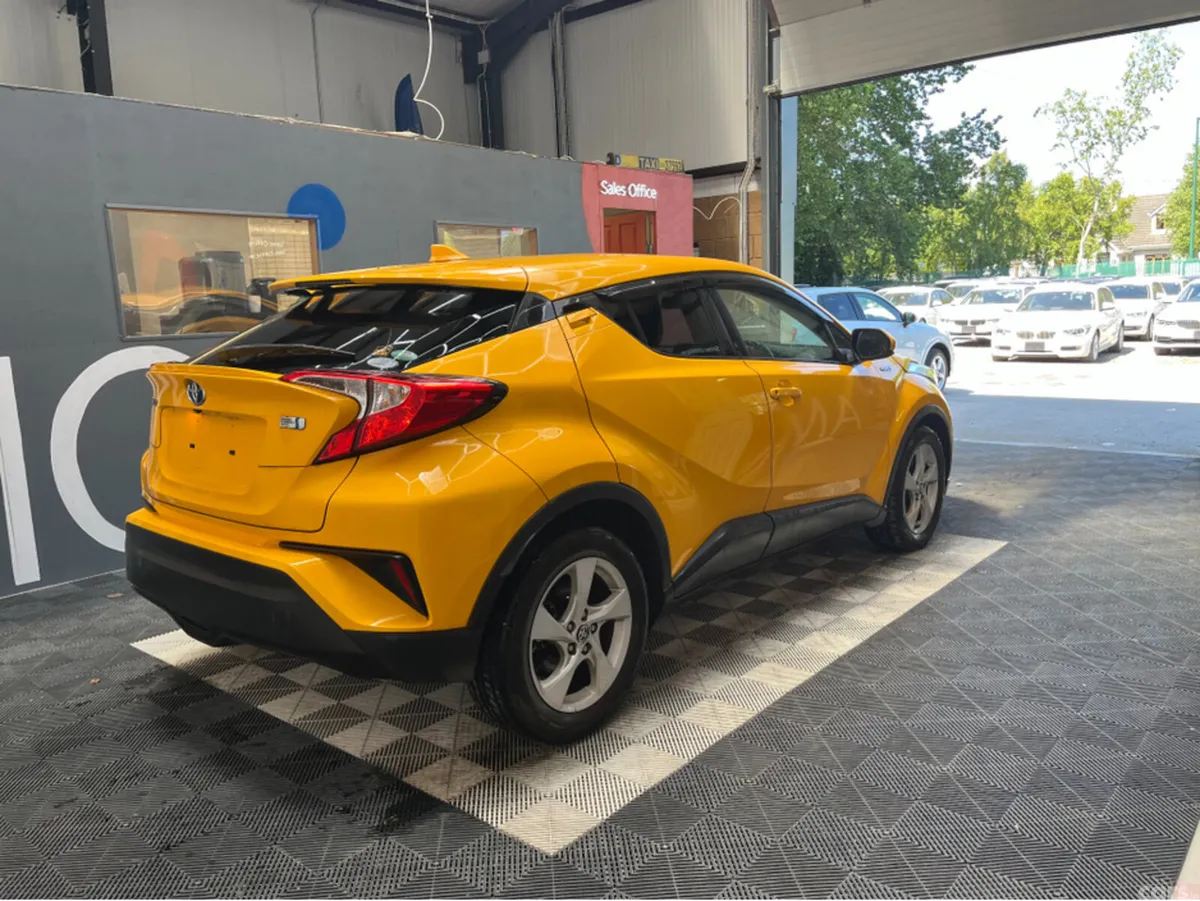 Toyota C-HR SUV, Petrol Hybrid, 2017, Yellow
