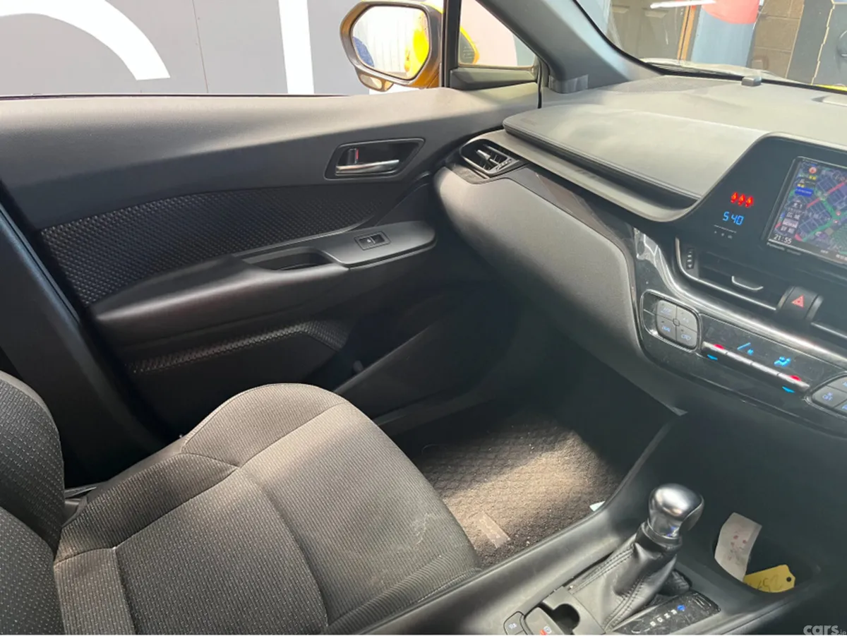 Toyota C-HR SUV, Petrol Hybrid, 2017, Yellow