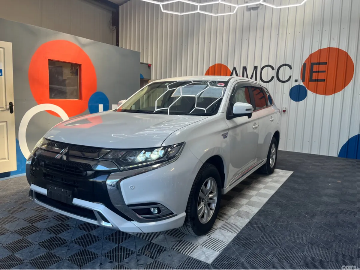 Mitsubishi Outlander SUV, Petrol Plug-in Hybrid, 2020, White