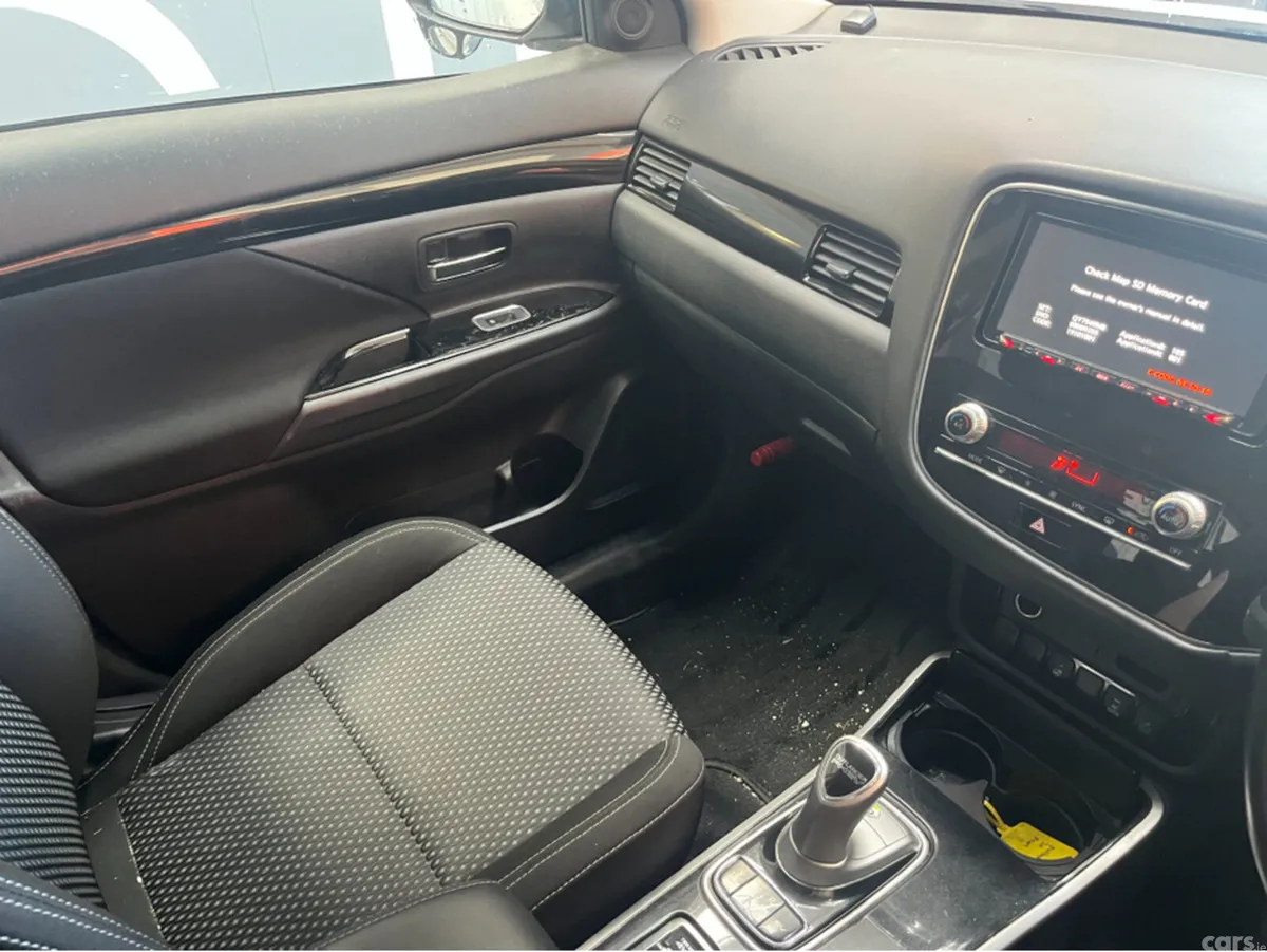 Mitsubishi Outlander SUV, Petrol Plug-in Hybrid, 2020, White