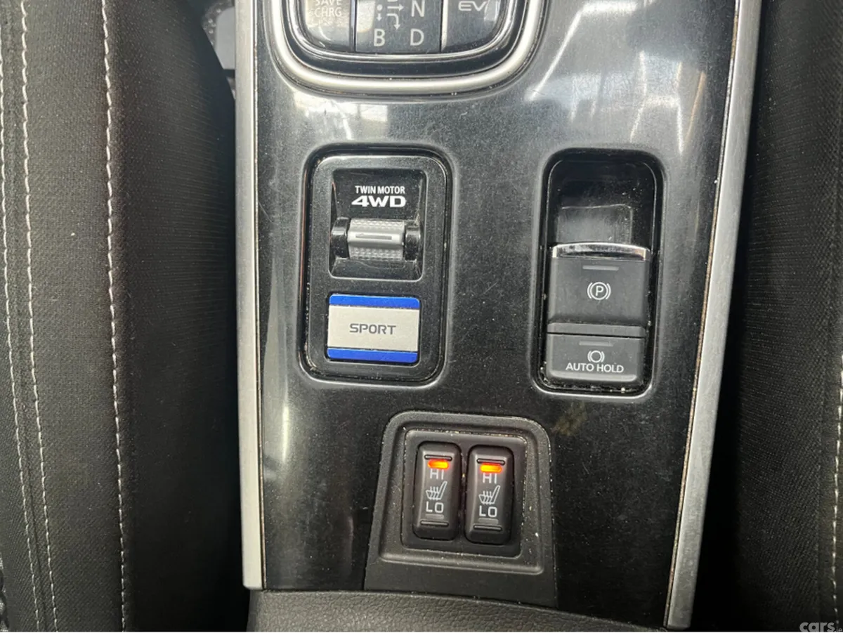 Mitsubishi Outlander SUV, Petrol Plug-in Hybrid, 2020, White