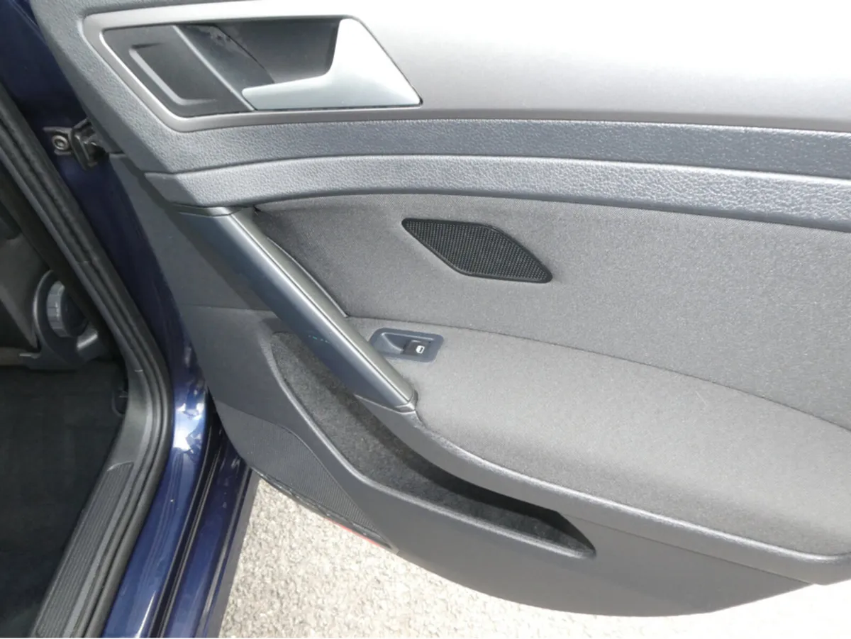 Volkswagen Golf Hatchback, Petrol, 2015, Blue