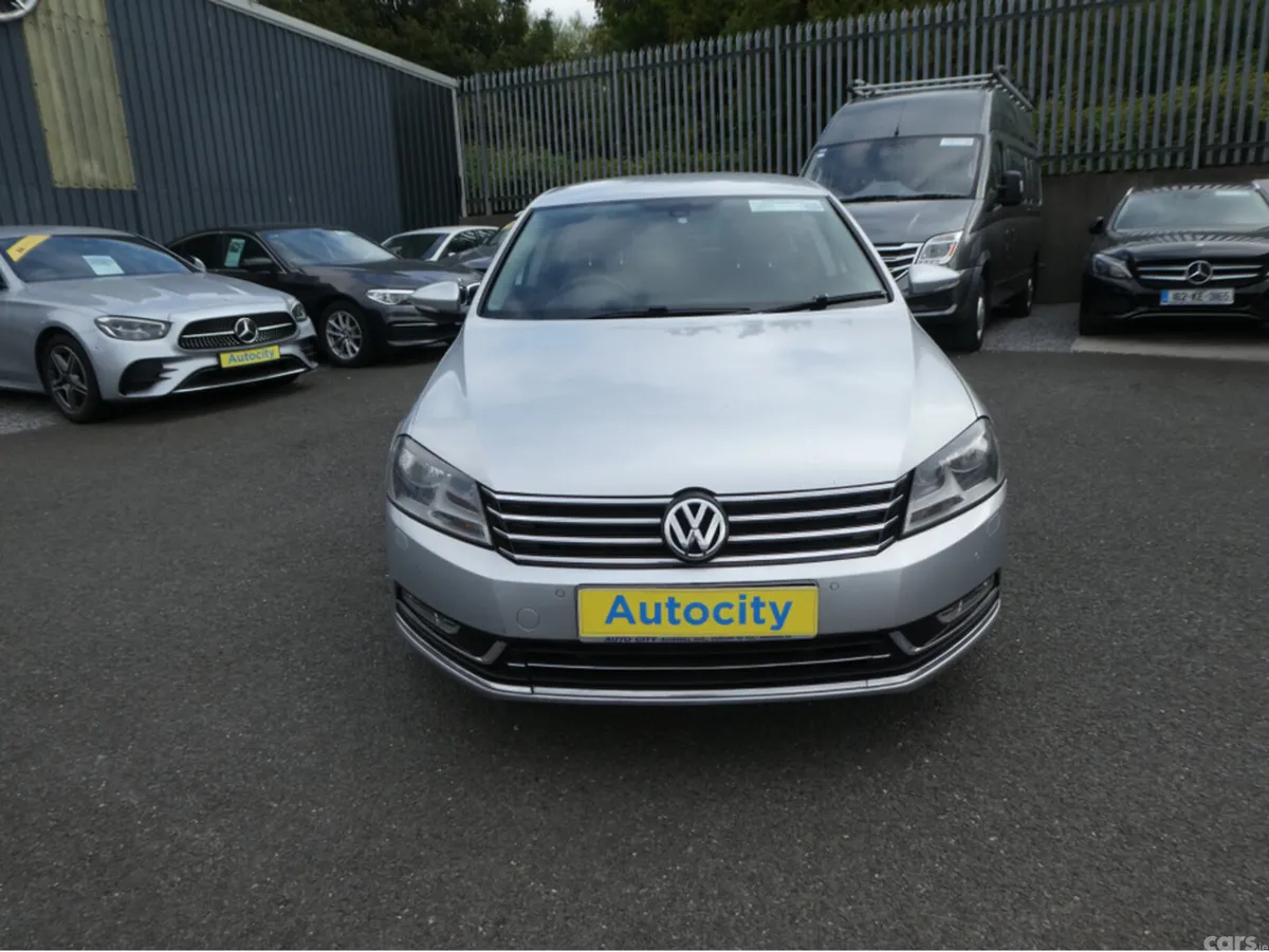 Volkswagen Passat Saloon, Diesel, 2013, Silver
