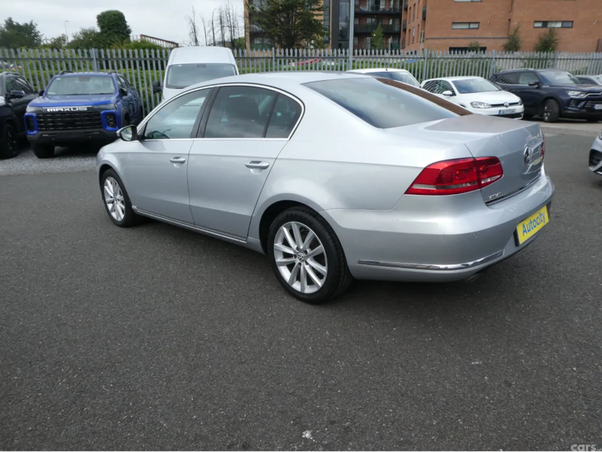 Volkswagen Passat Saloon, Diesel, 2013, Silver