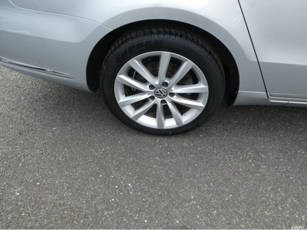 Volkswagen Passat Saloon, Diesel, 2013, Silver