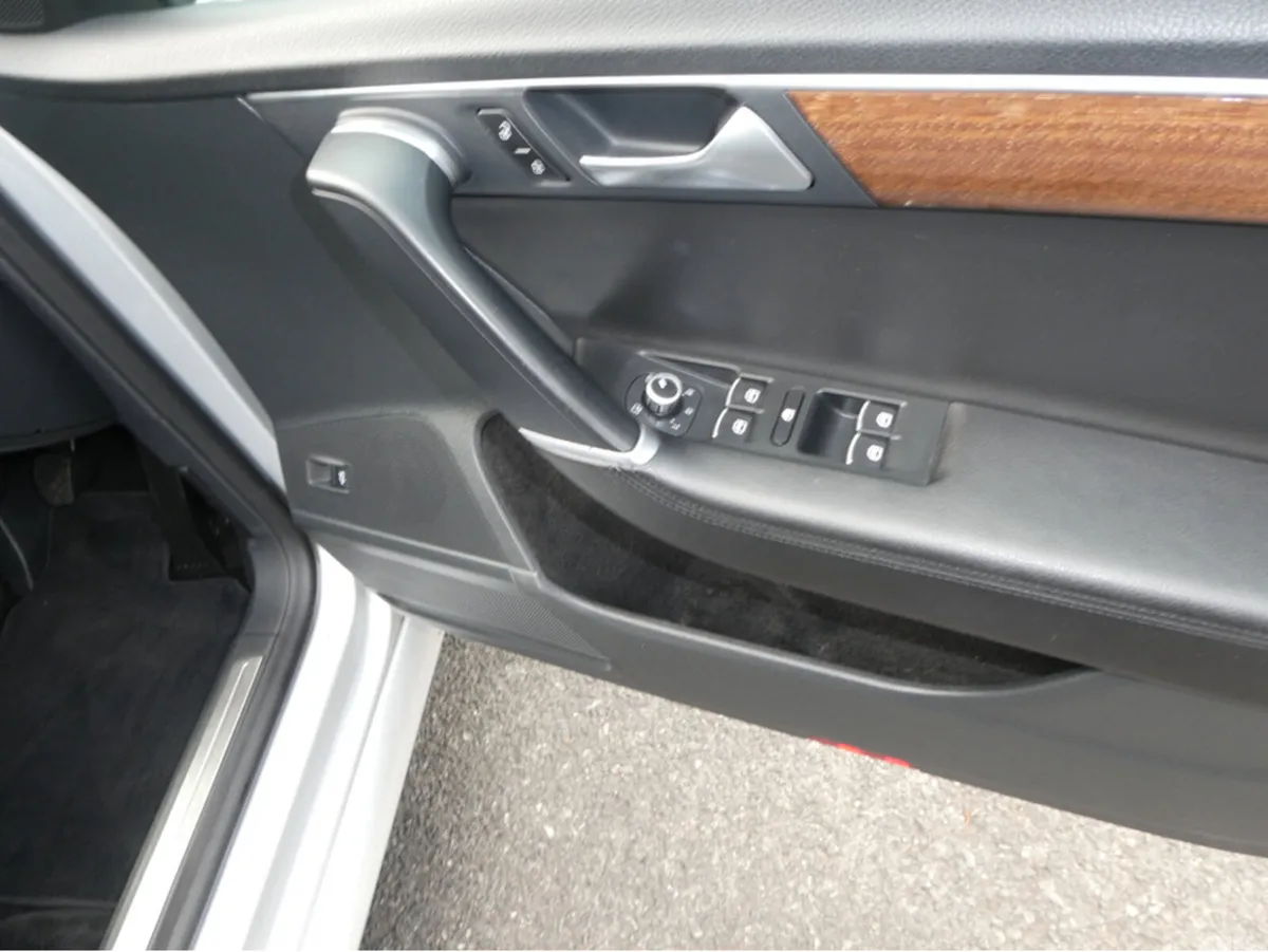 Volkswagen Passat Saloon, Diesel, 2013, Silver
