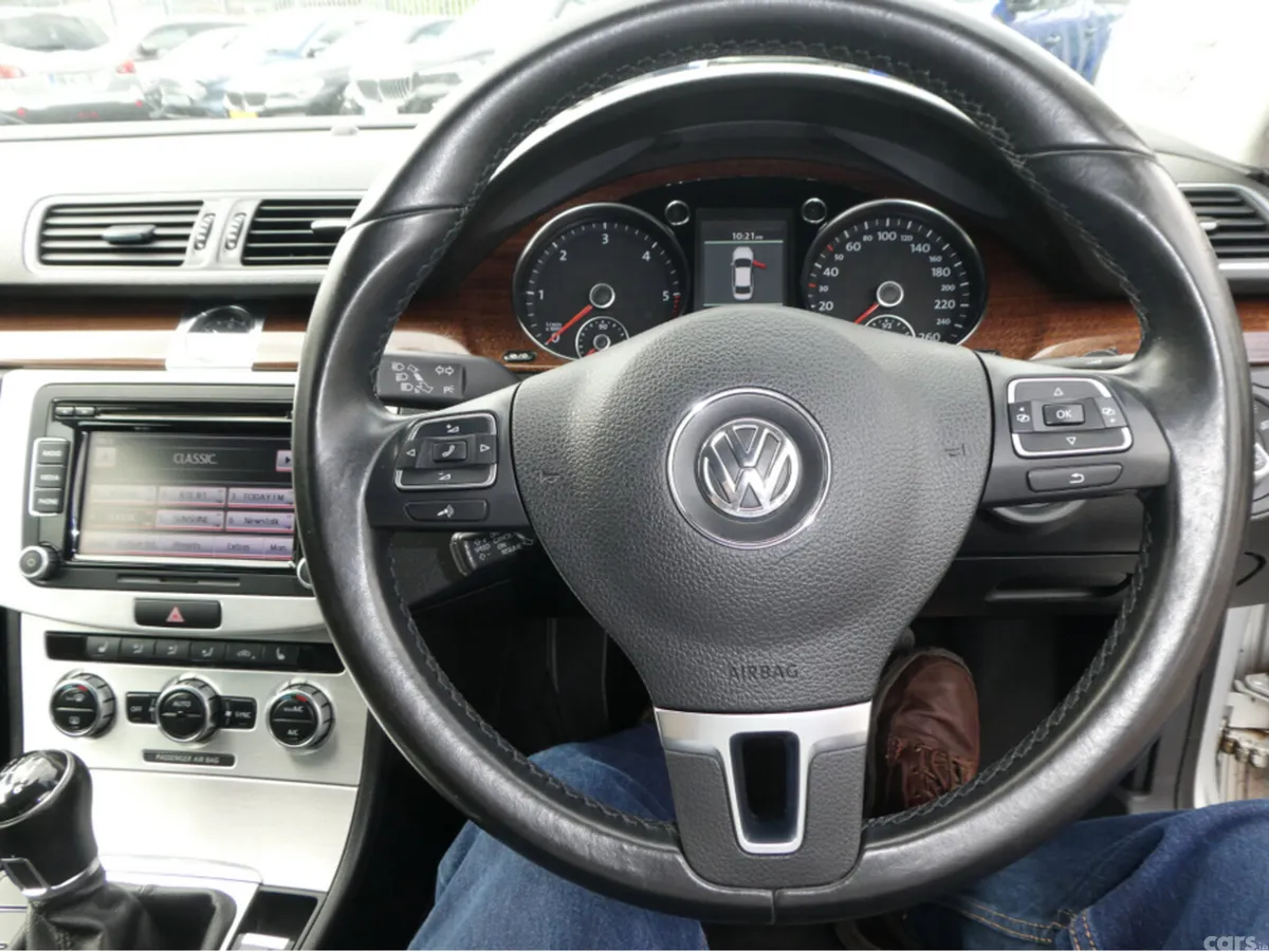 Volkswagen Passat Saloon, Diesel, 2013, Silver