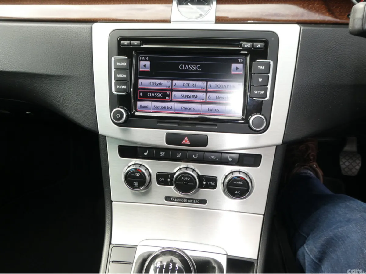 Volkswagen Passat Saloon, Diesel, 2013, Silver