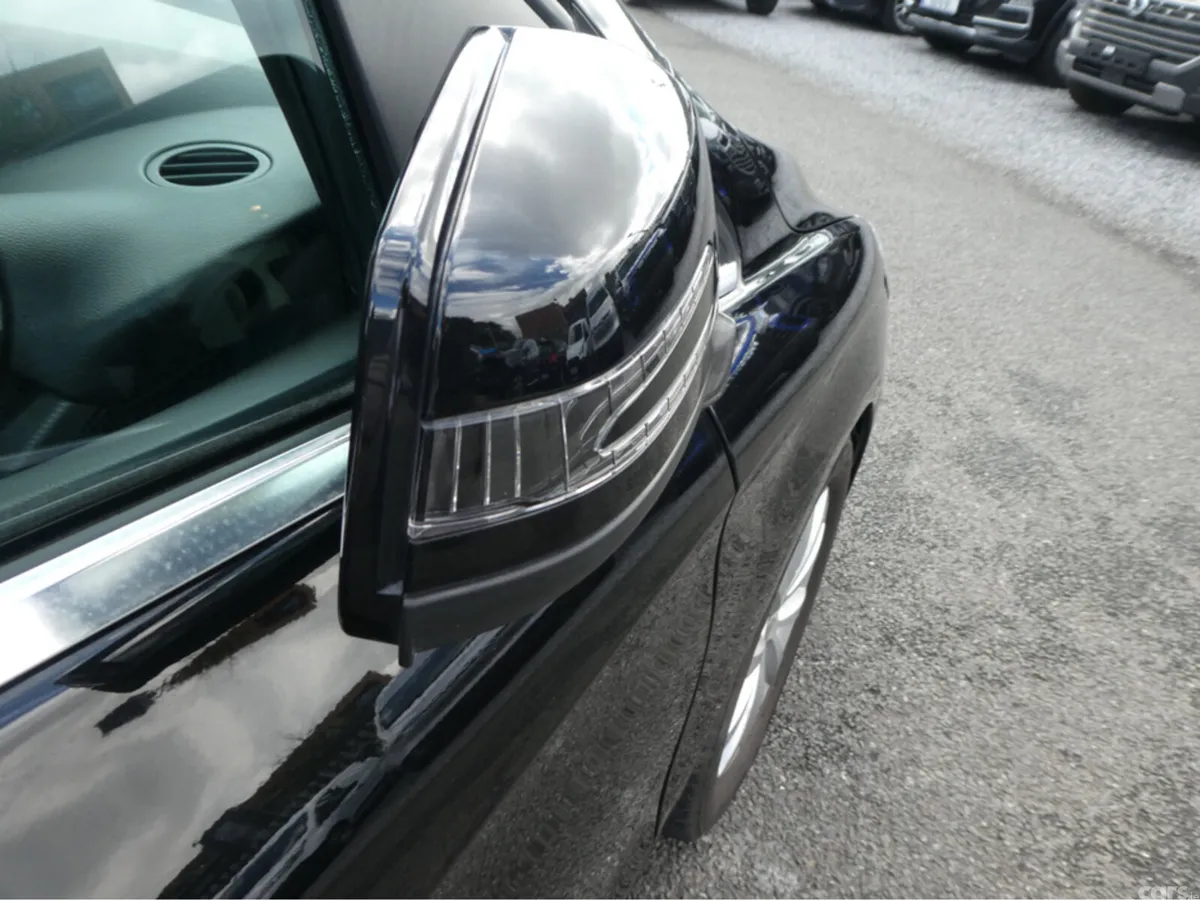 Mercedes-Benz B-Class Hatchback, Petrol, 2016, Black