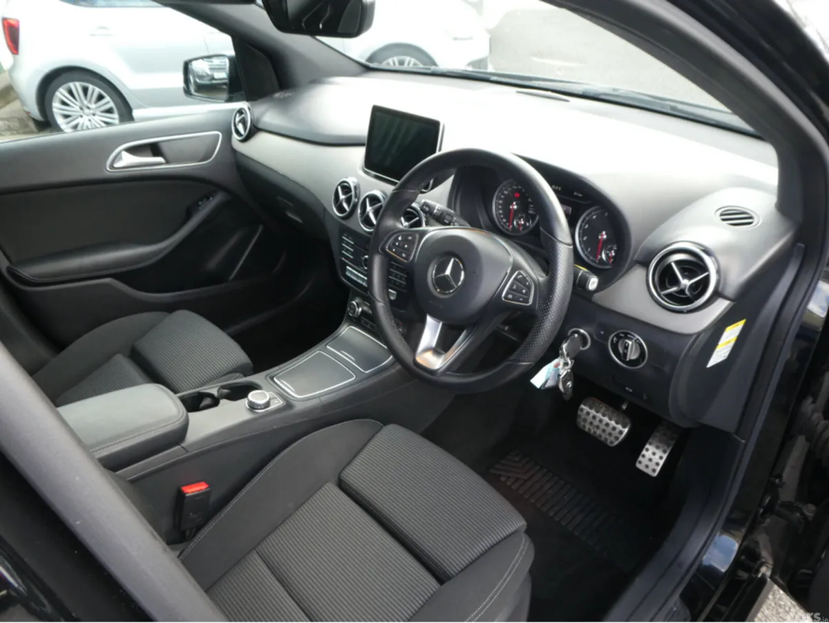 Mercedes-Benz B-Class Hatchback, Petrol, 2016, Black
