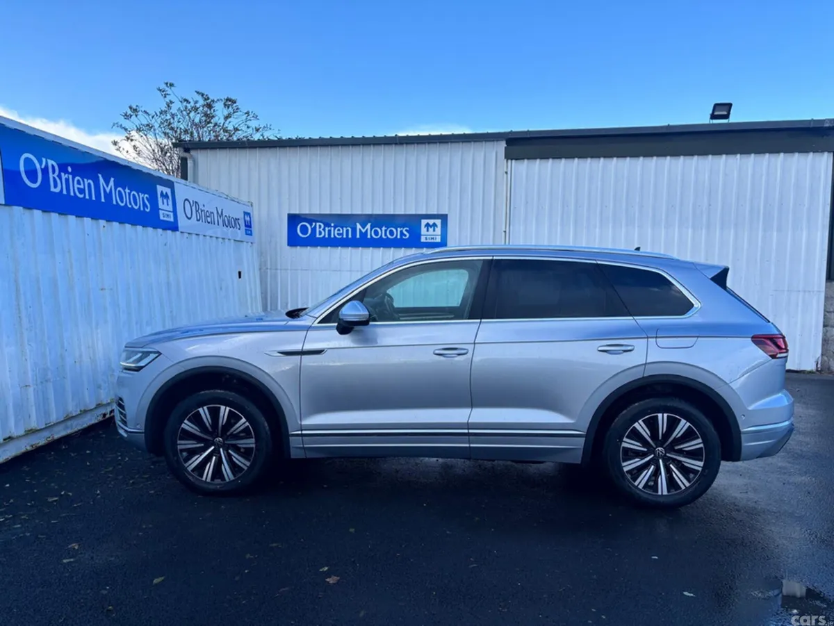Volkswagen Touareg SUV, Petrol Plug-in Hybrid, 2022, Grey