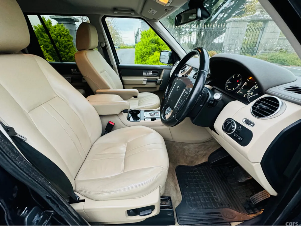 Land Rover Discovery SUV, Diesel, 2014, Blue
