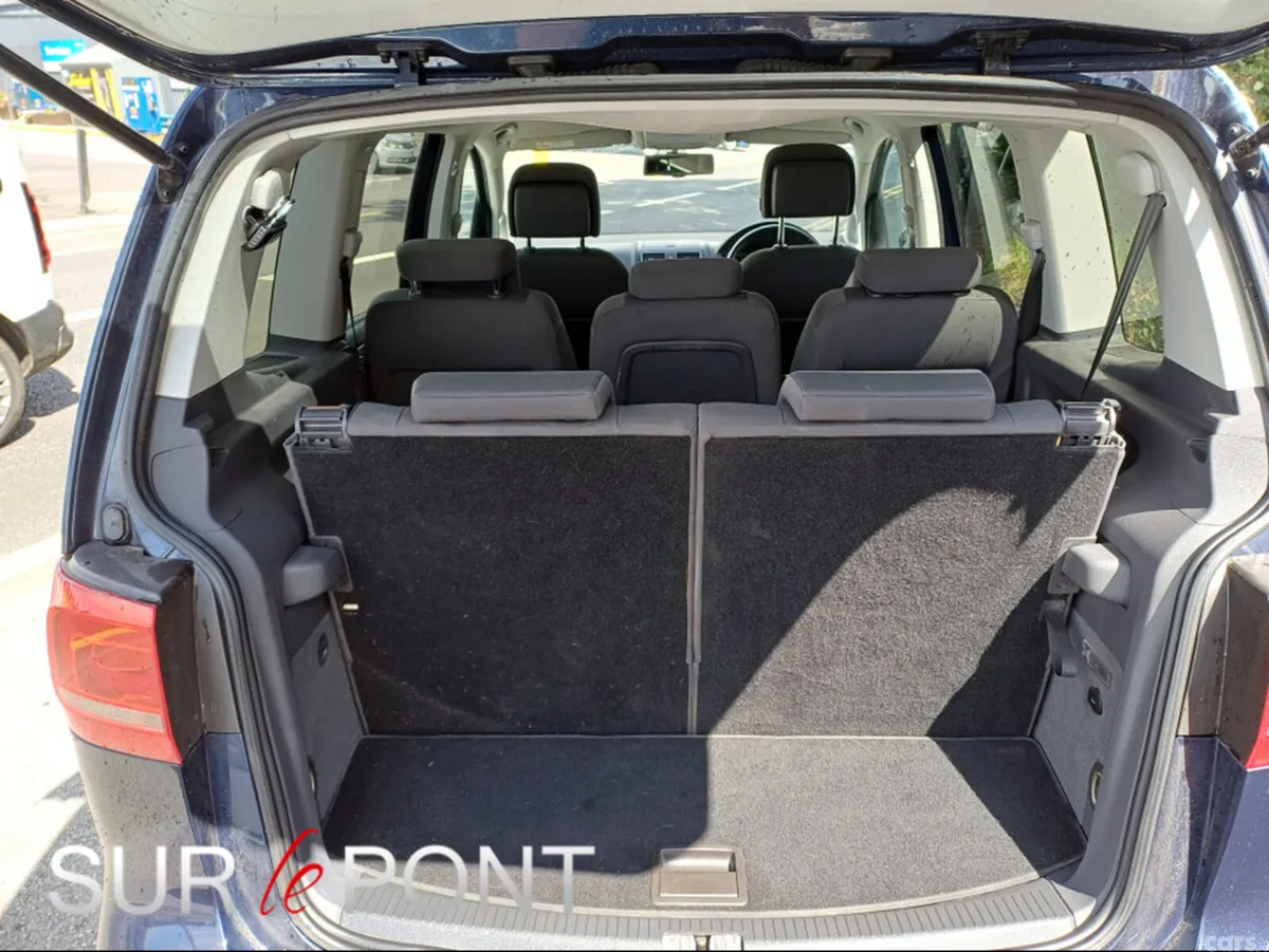 Volkswagen Touran MPV, Petrol, 2015, Blue
