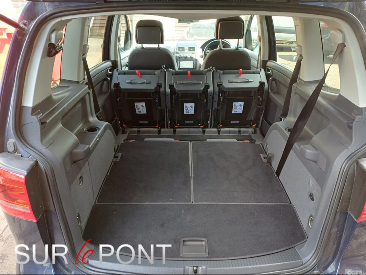 Volkswagen Touran MPV, Petrol, 2015, Blue