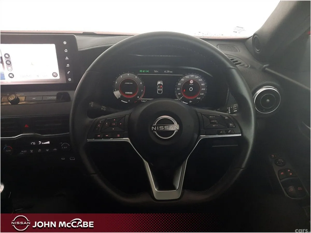Nissan Juke MPV, Petrol, 2025, Red