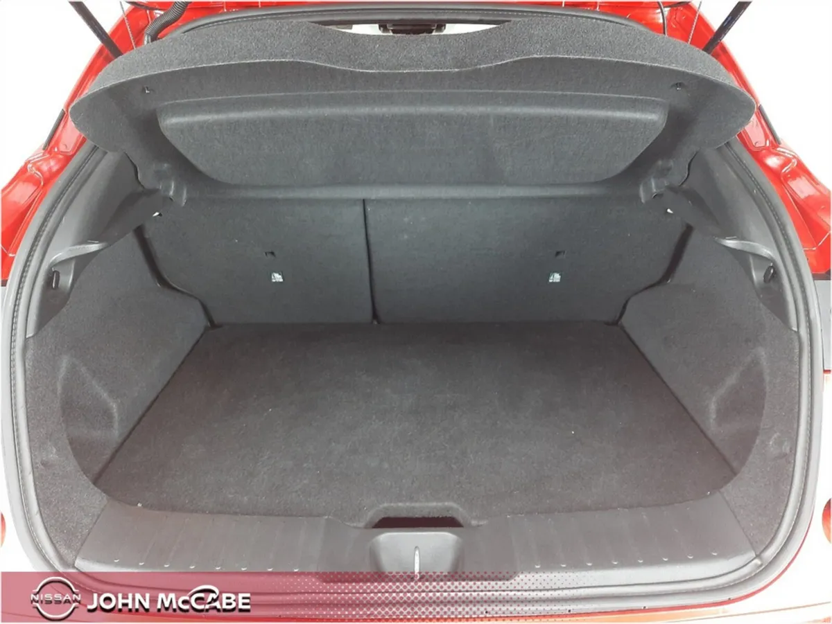 Nissan Juke MPV, Petrol, 2025, Red