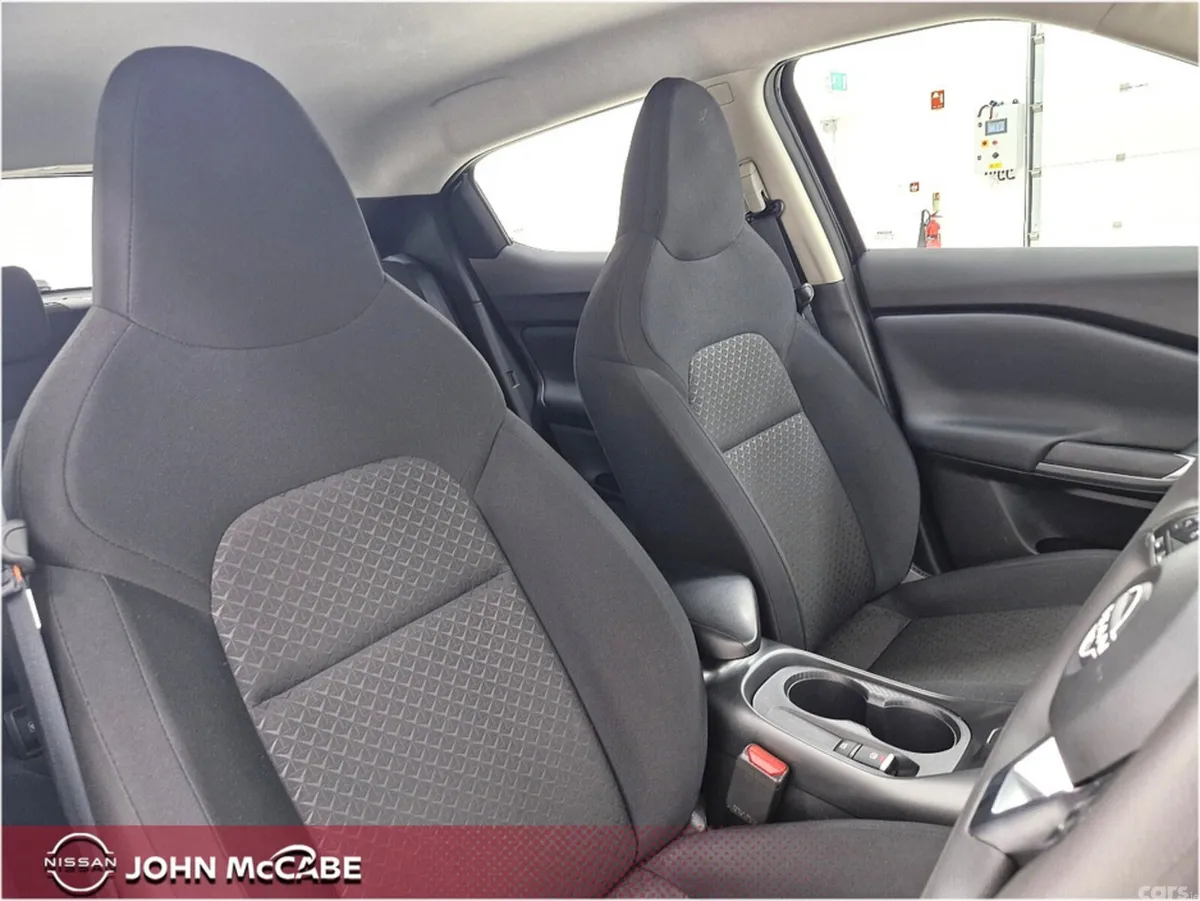 Nissan Juke MPV, Petrol, 2025, Black