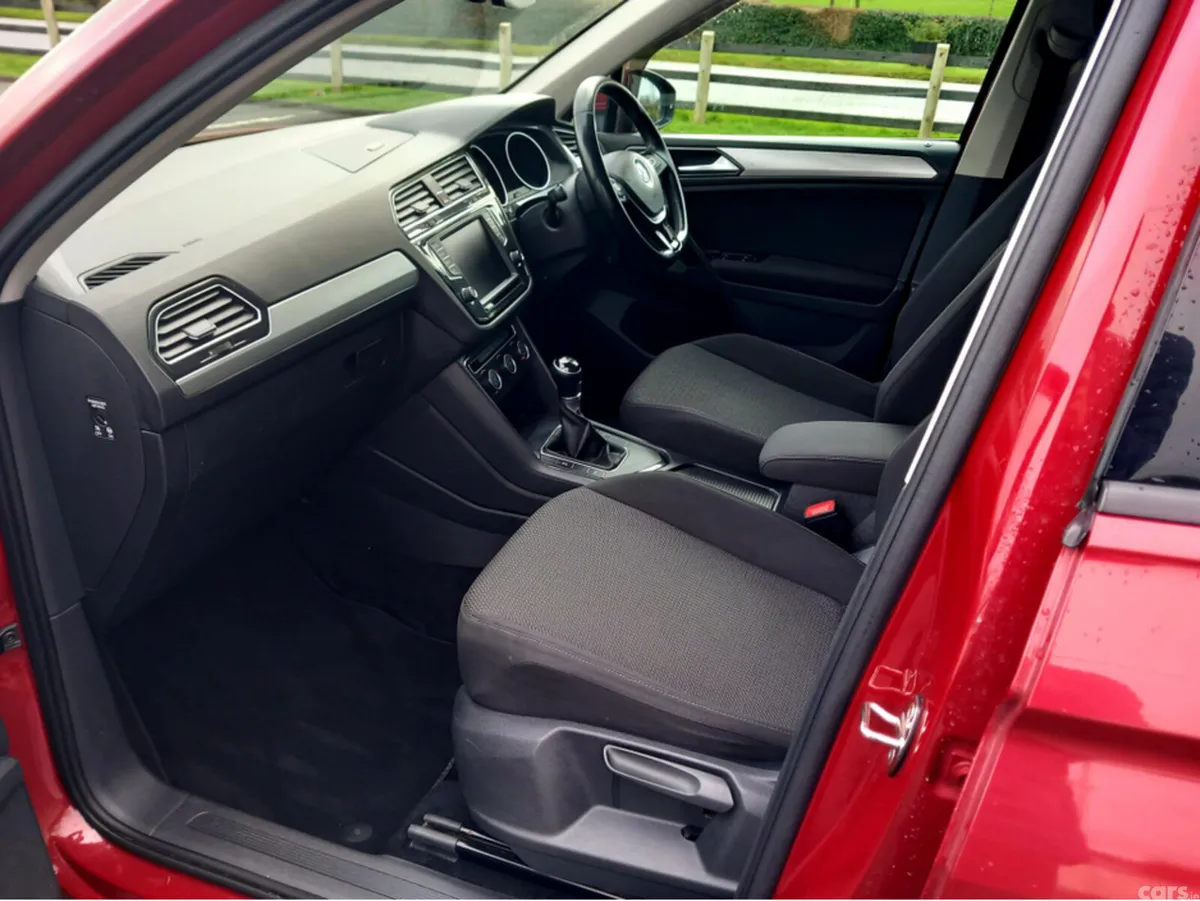 Volkswagen Tiguan Estate, Diesel, 2017, Red