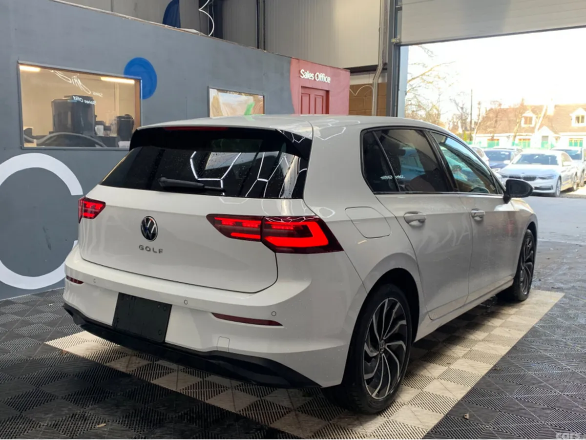 Volkswagen Golf Hatchback, Diesel, 2023, White