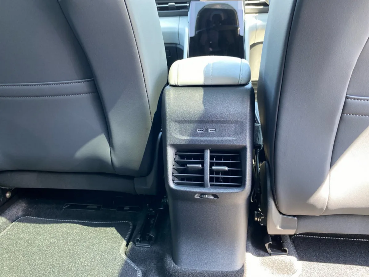 Ford Explorer SUV, Electric, 2026, Silver