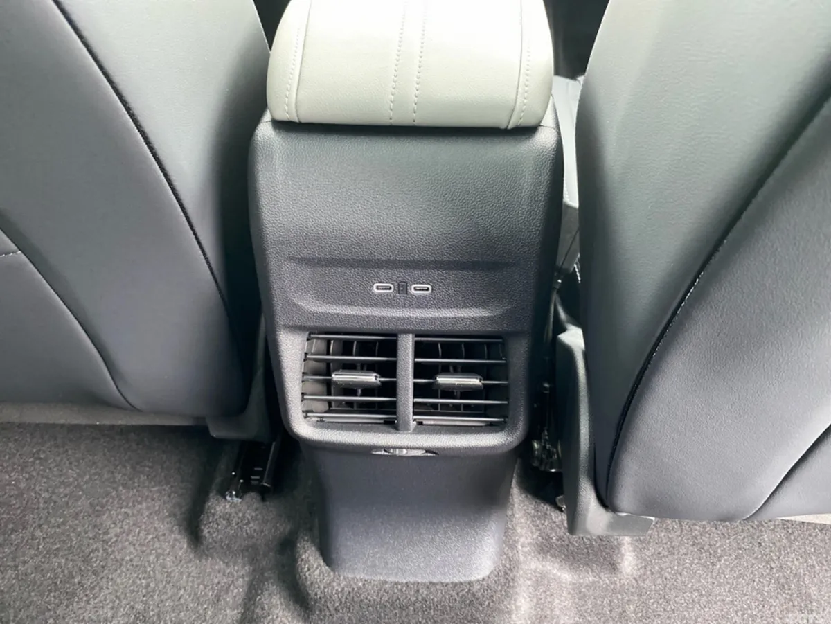 Ford Explorer SUV, Electric, 2026, Blue