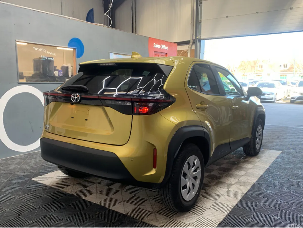 Toyota Yaris Cross SUV, Petrol, 2021, Gold