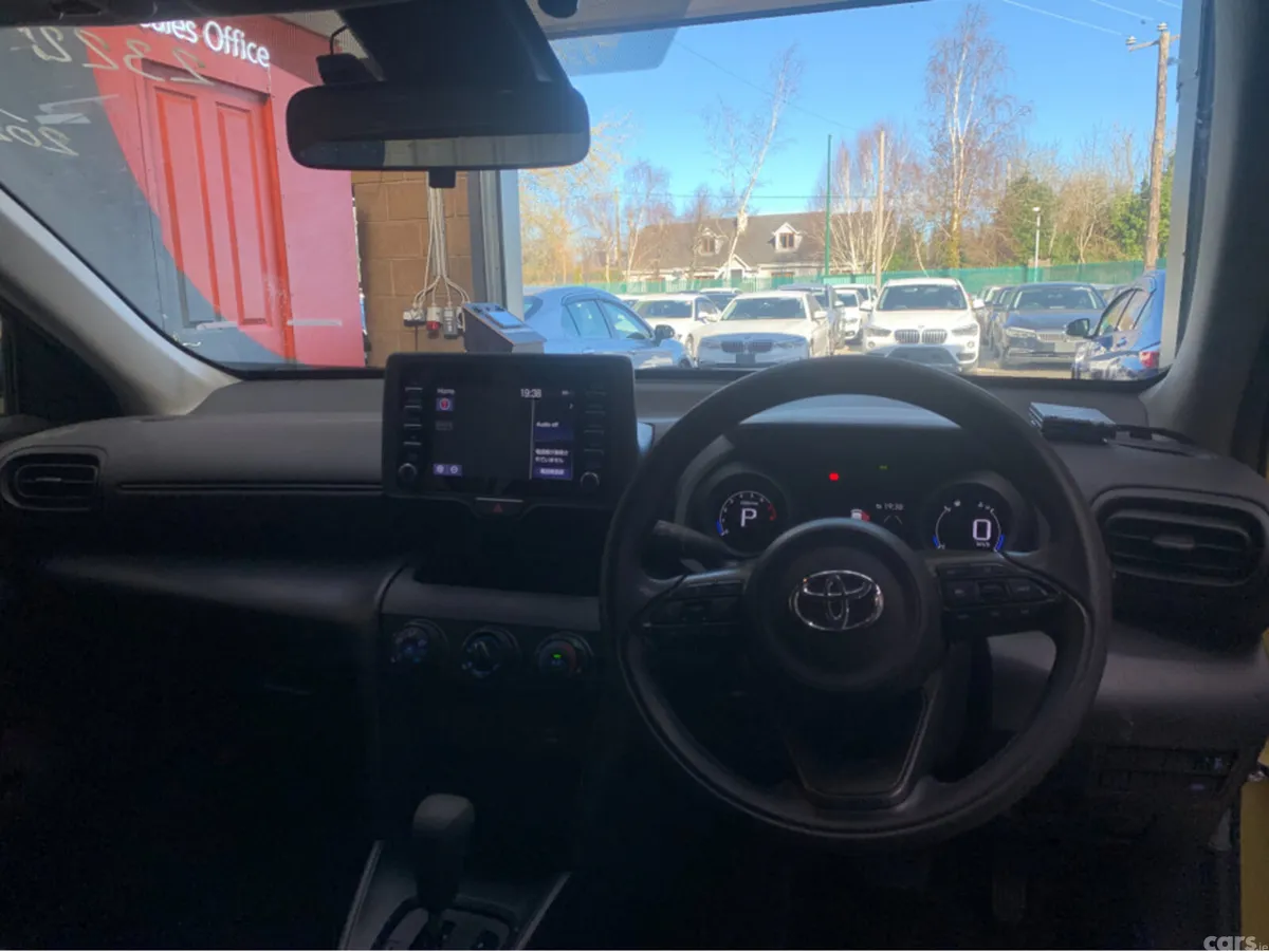 Toyota Yaris Cross SUV, Petrol, 2021, Gold