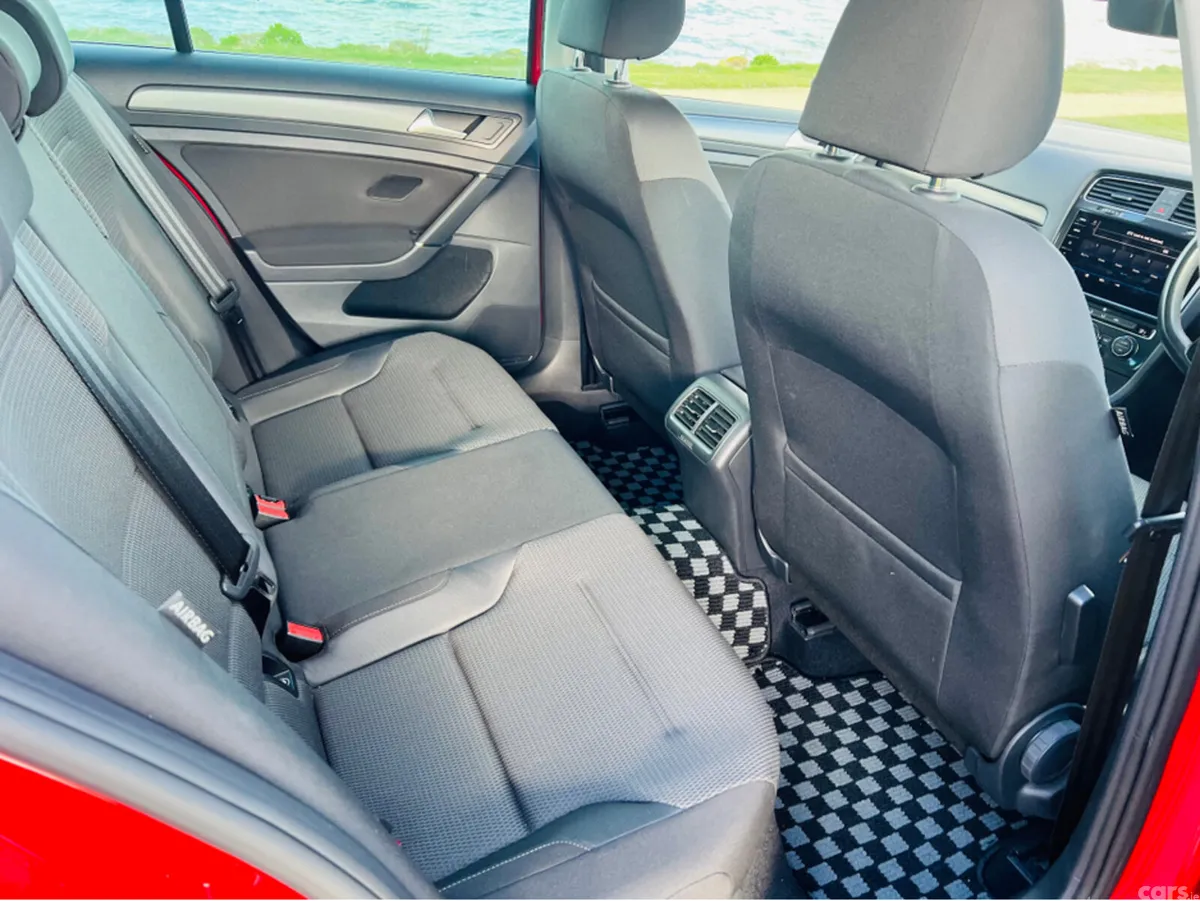 Volkswagen Golf Hatchback, Petrol, 2017, Red
