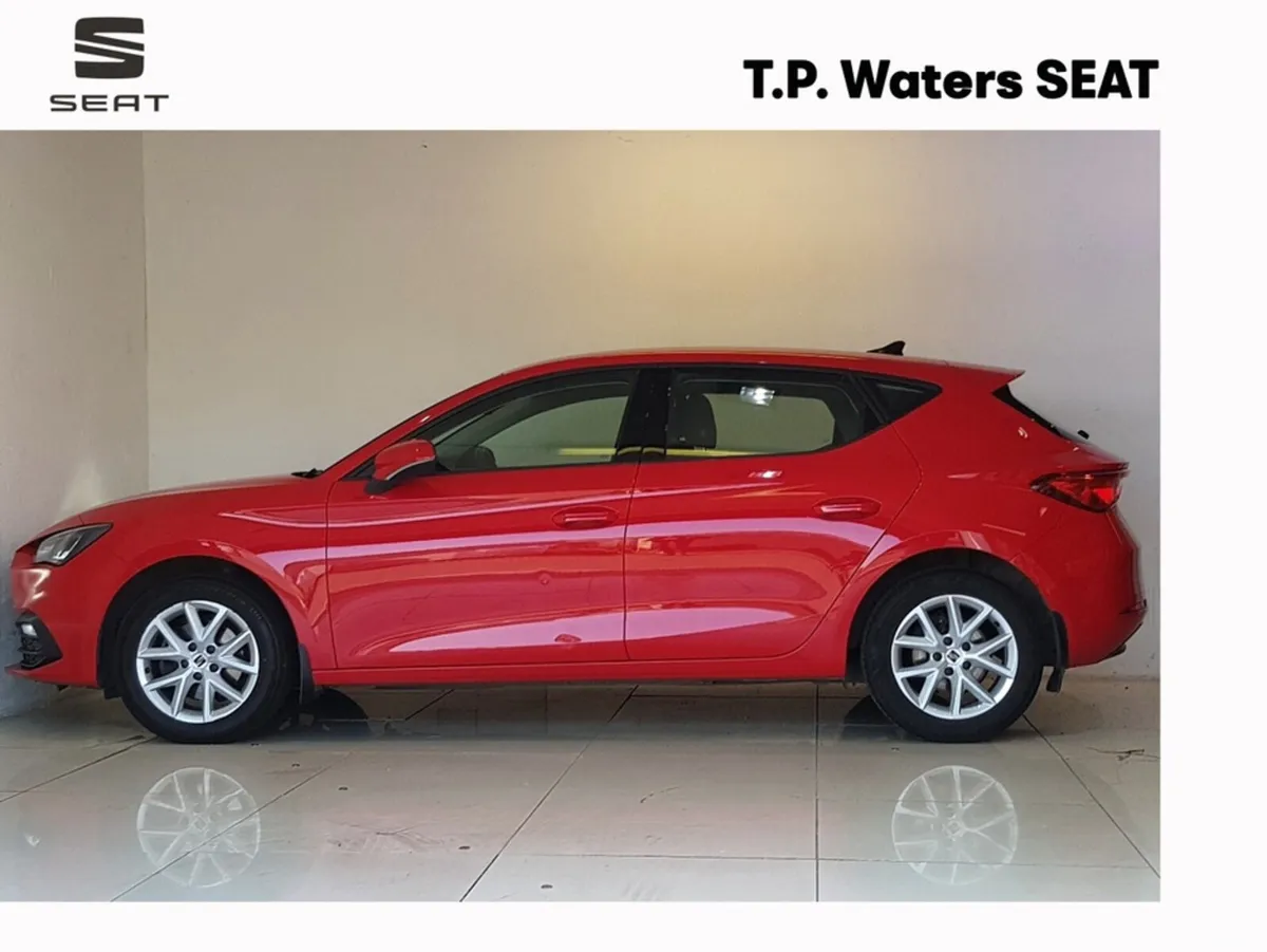 SEAT Leon Hatchback, Petrol, 2022, Red