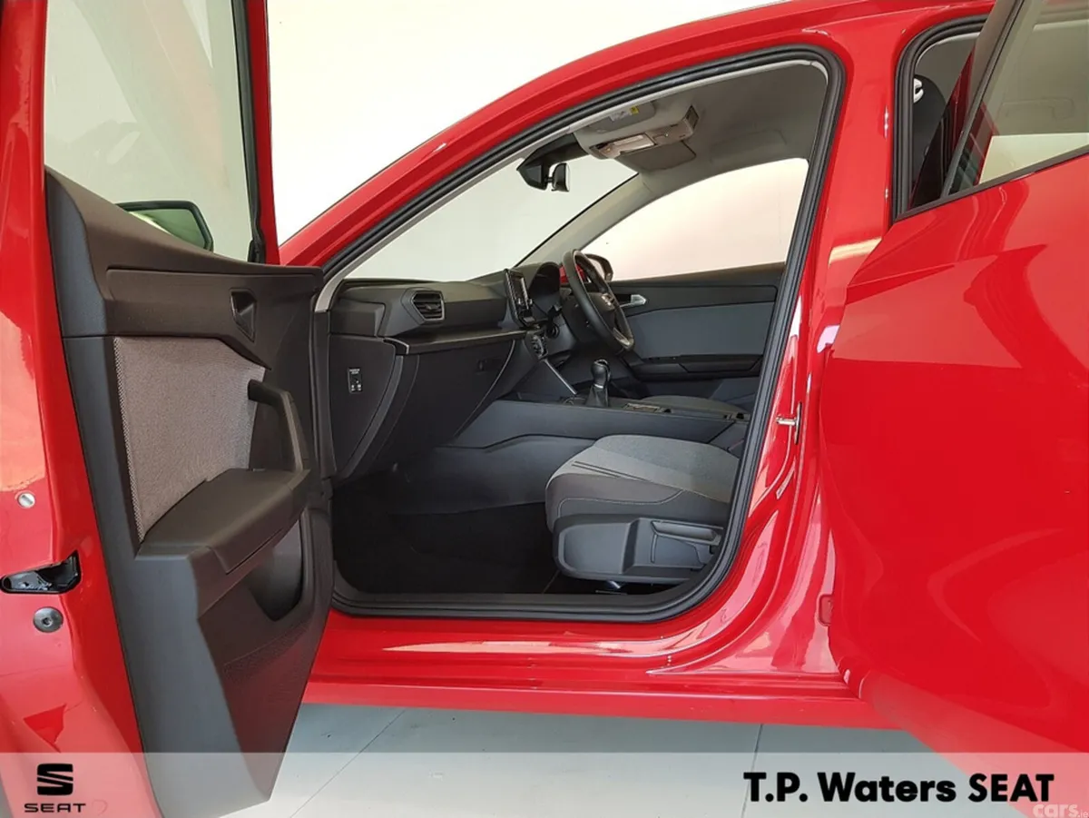 SEAT Leon Hatchback, Petrol, 2022, Red
