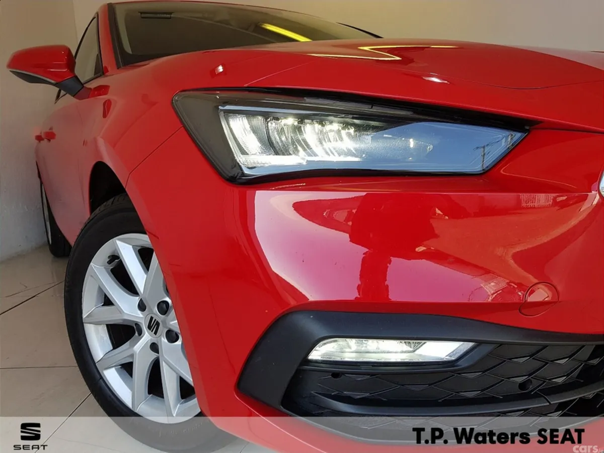 SEAT Leon Hatchback, Petrol, 2022, Red