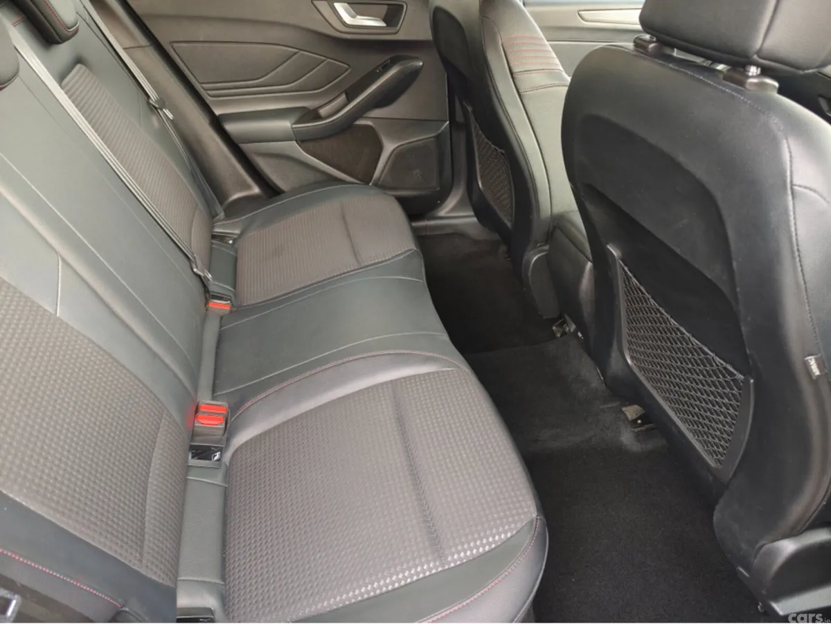 Ford Focus Hatchback, Petrol, 2020, Blue