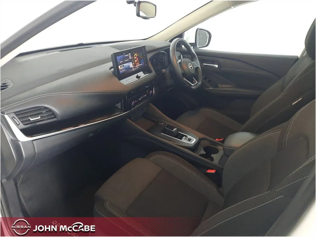 Nissan Qashqai MPV, Petrol, 2023, White